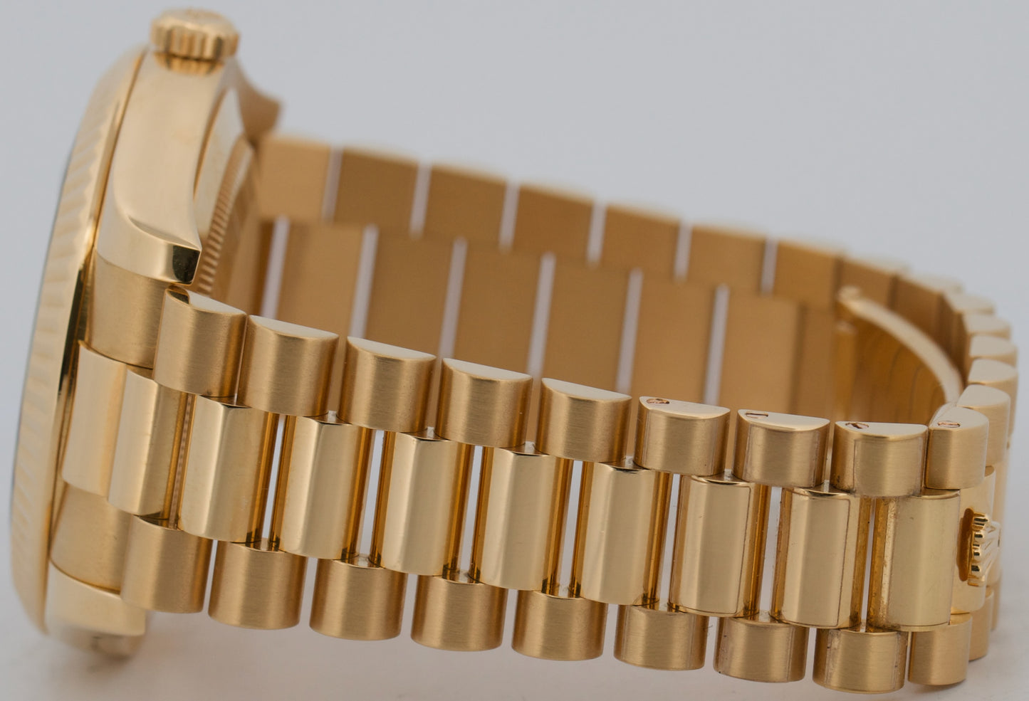 Rolex Day-Date II President 41mm SILVER ROMAN 18K Yellow Gold 218238 Watch