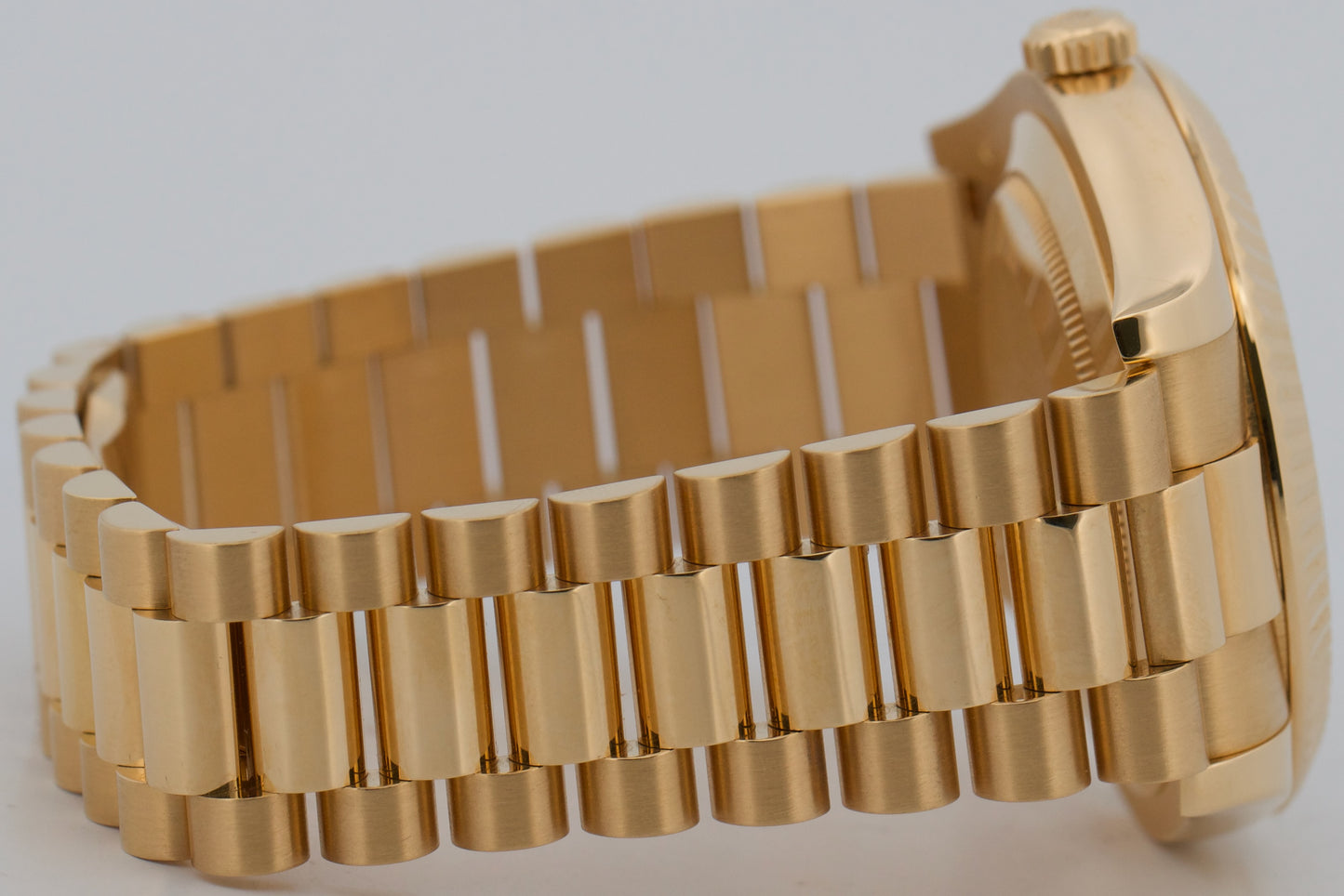 Rolex Day-Date II President 41mm SILVER ROMAN 18K Yellow Gold 218238 Watch