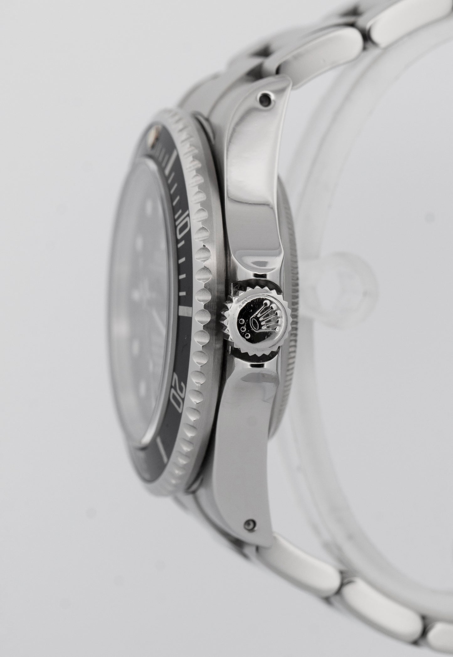 Rolex Sea-Dweller 16600 40mm Black Oyster Stainless Steel Date Dive Watch
