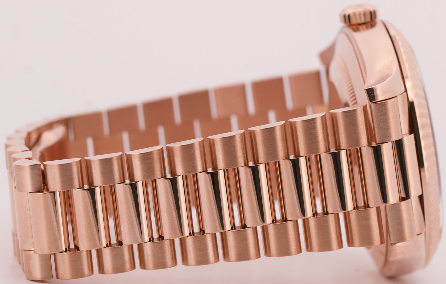 Rolex Day-Date President 40mm OLIVE GREEN ROMAN 18K Rose Gold Fluted 228235