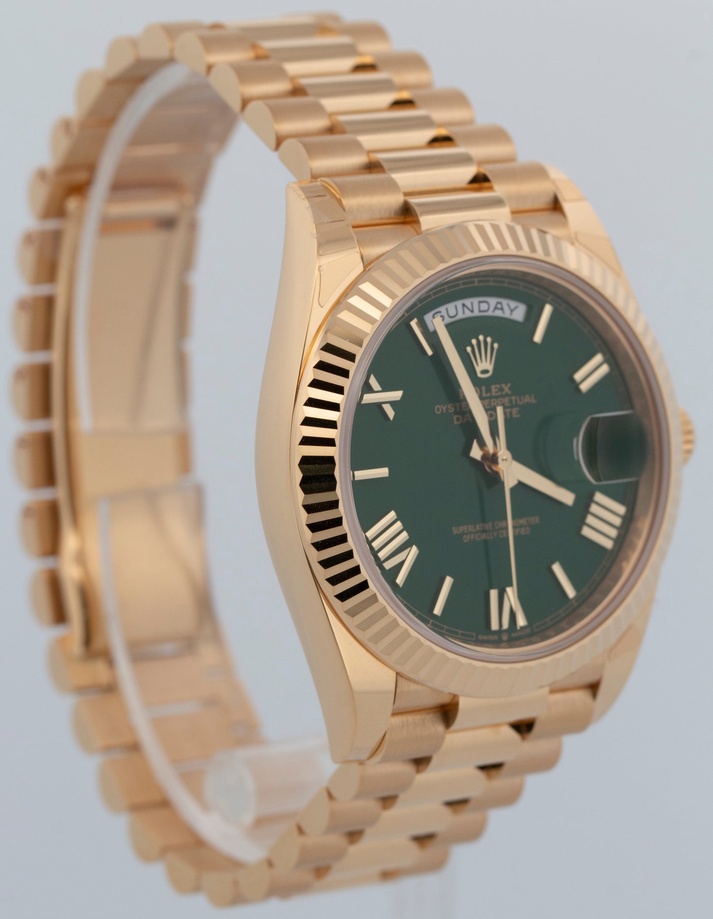 New 2026 Rolex Day-Date 228238 Green 18K Yellow Gold 40mm Watch Box Papers