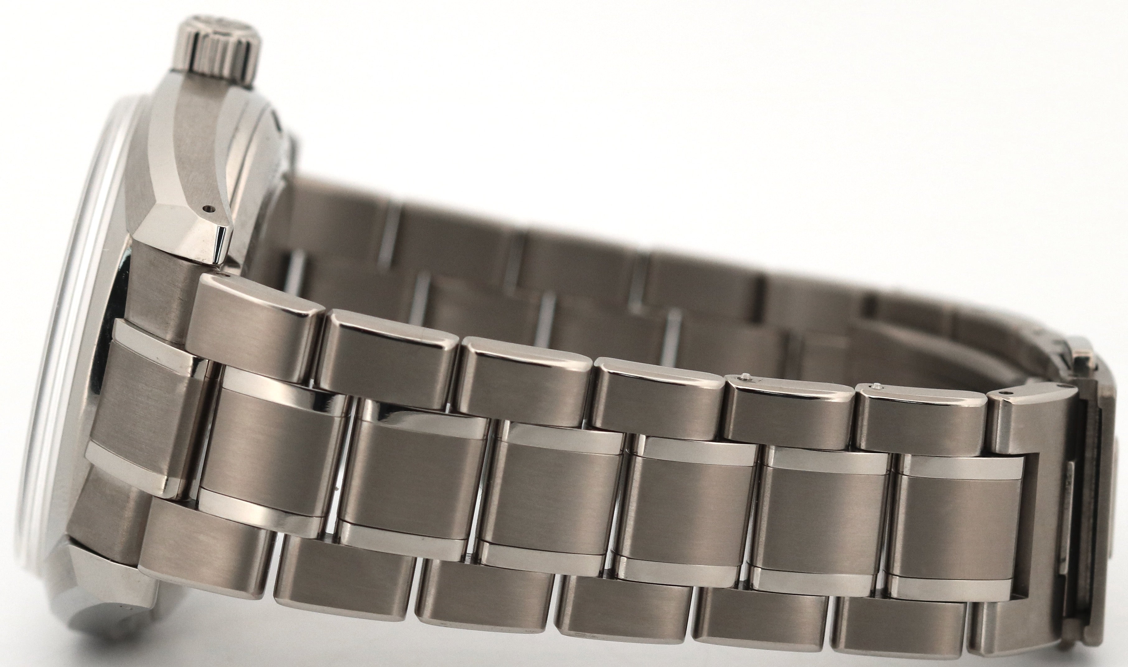 PAPERS Grand Seiko Heritage Titanium SHUNBUN Cherry Blossom