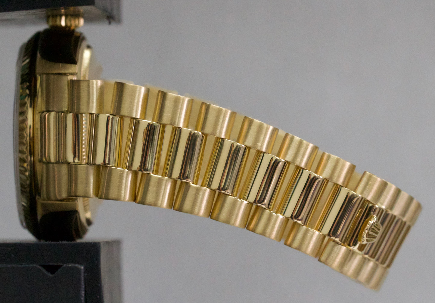 1987 Rolex Day-Date President CHAMPAGNE 18K Yellow Gold Fluted 36mm 18038 Watch