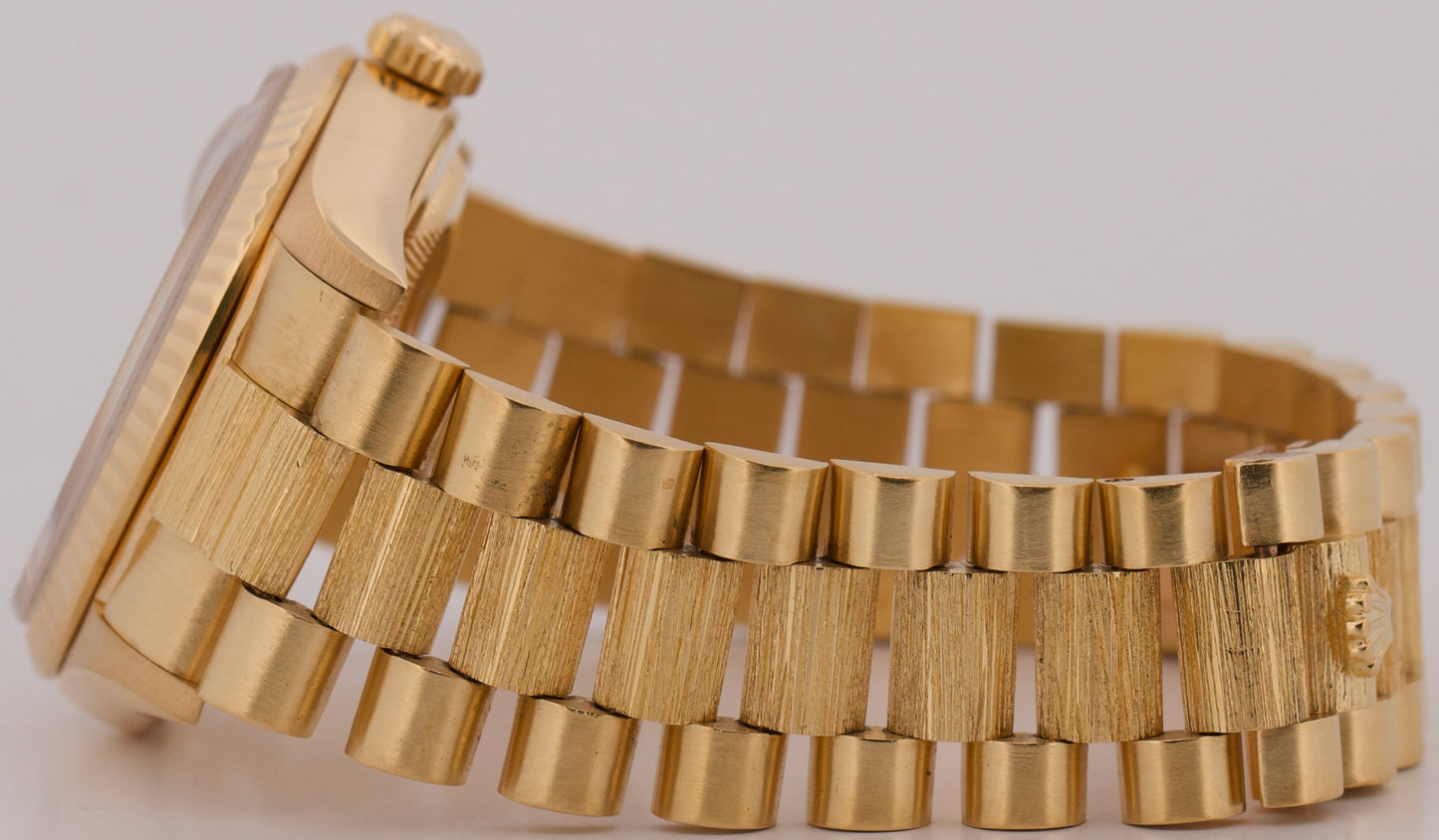 1979 Rolex Day-Date President 36mm WHITE ROMAN BARK 18K Yellow Gold Fluted 18078
