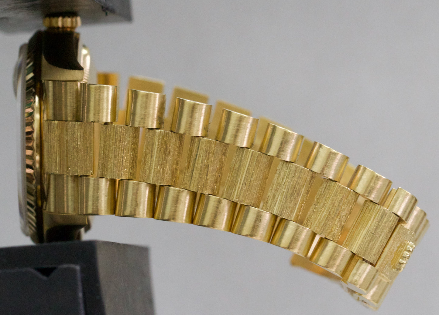 1979 Rolex Day-Date President 36mm WHITE ROMAN BARK 18K Yellow Gold Fluted 18078