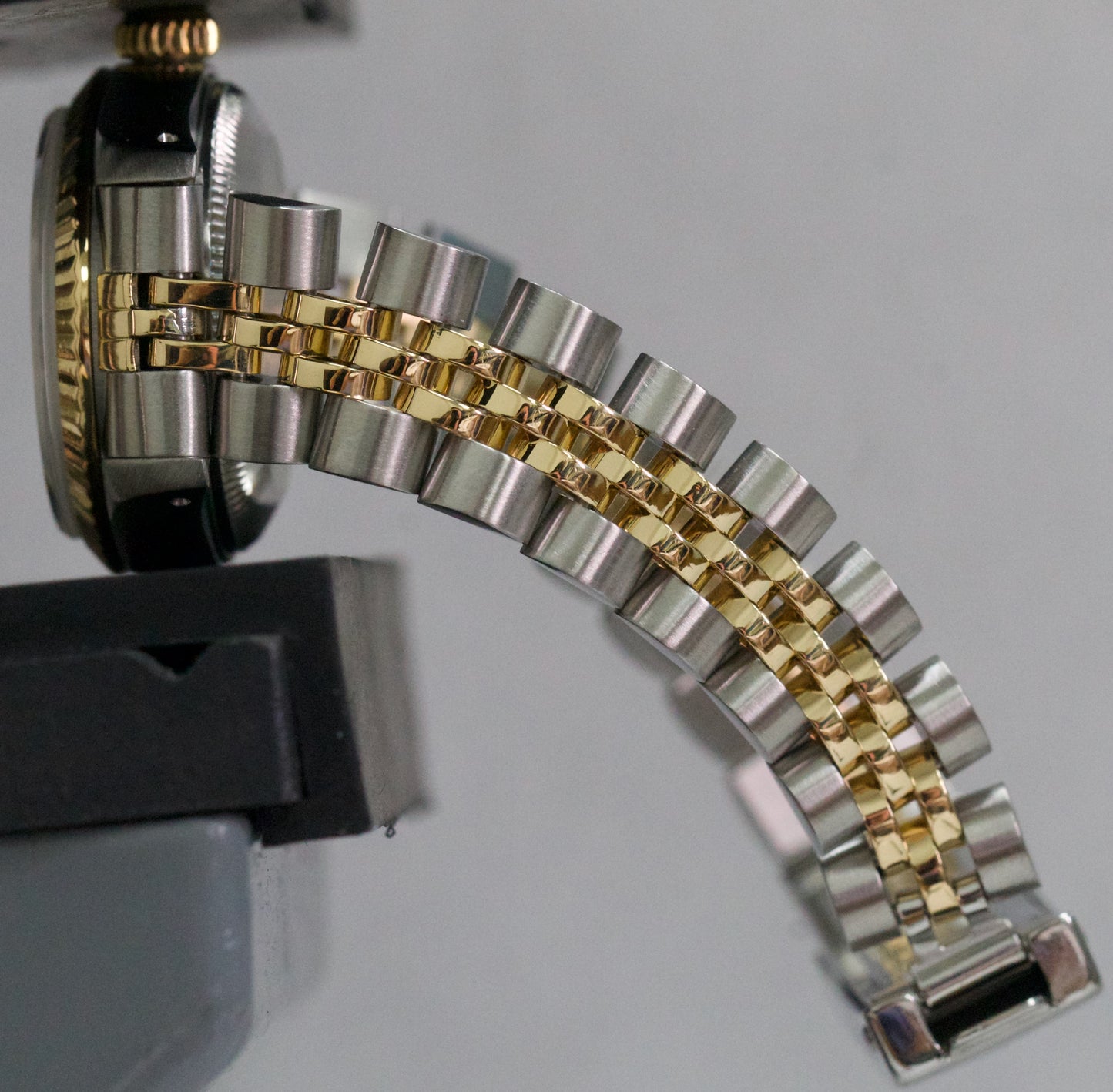 VINTAGE 1984 Ladies Rolex DateJust 26mm MOP DIAMOND 18K Gold Steel JUBILEE 69173