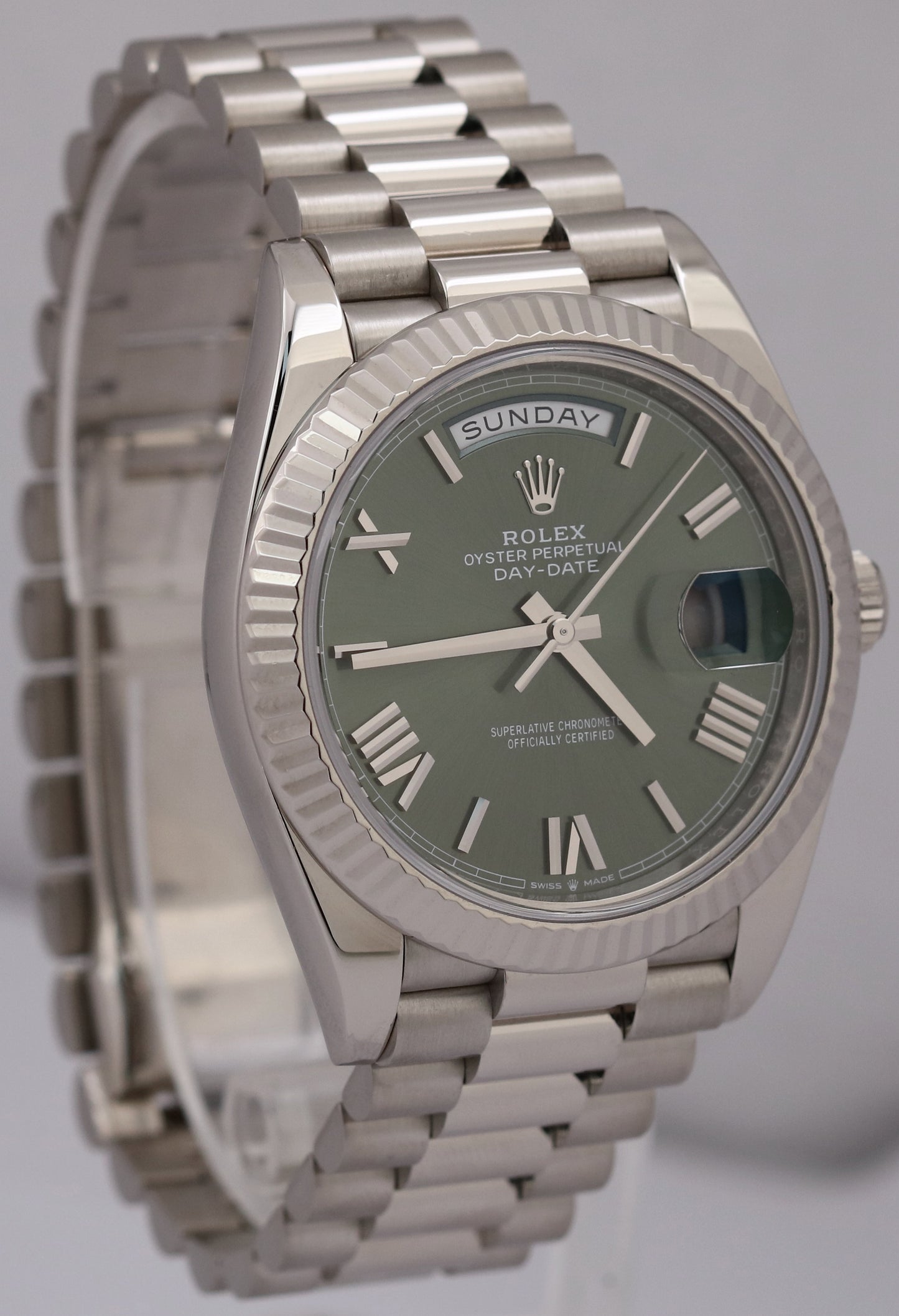 2024 SERVICE Rolex Day-Date President 40mm OLIVE GREEN ROMAN 18K Gold 228239 BOX