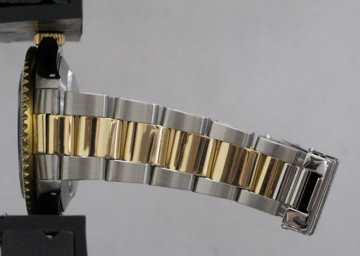 Rolex Submariner Date 40mm BLACK 18K Yellow Gold Stainless Steel 16613 Watch
