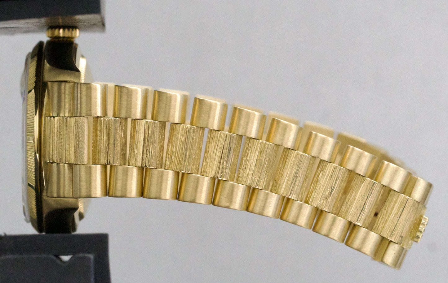 Rolex Day-Date President CHAMPAGNE DIAMOND 18K Yellow Gold BARK 36mm 18308 Watch