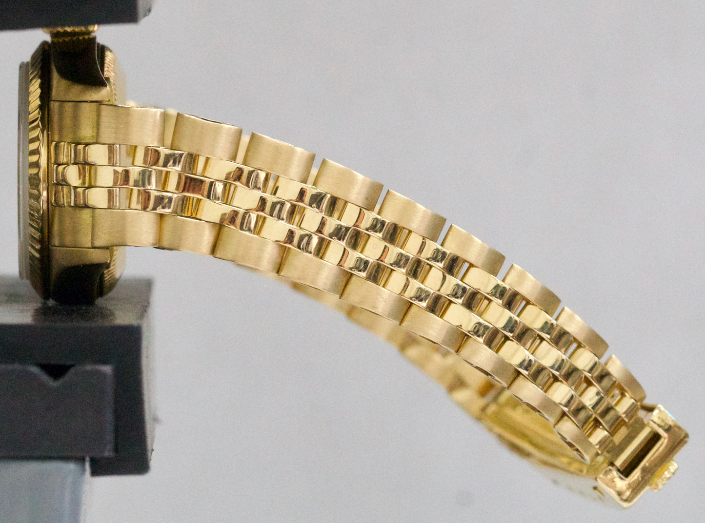 Ladies Rolex Oyster Perpetual 26mm MOP DIAMOND 18K Yellow Gold JUBILEE 67198