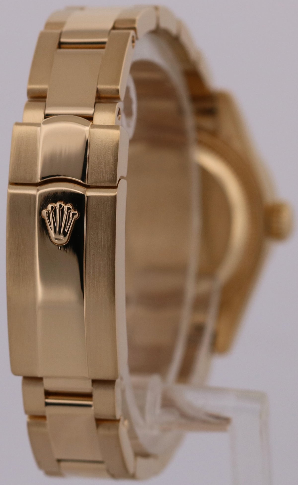 Ladies Rolex DateJust 179168 Mother of Pearl Diamond 18 Gold 26mm Box Papers