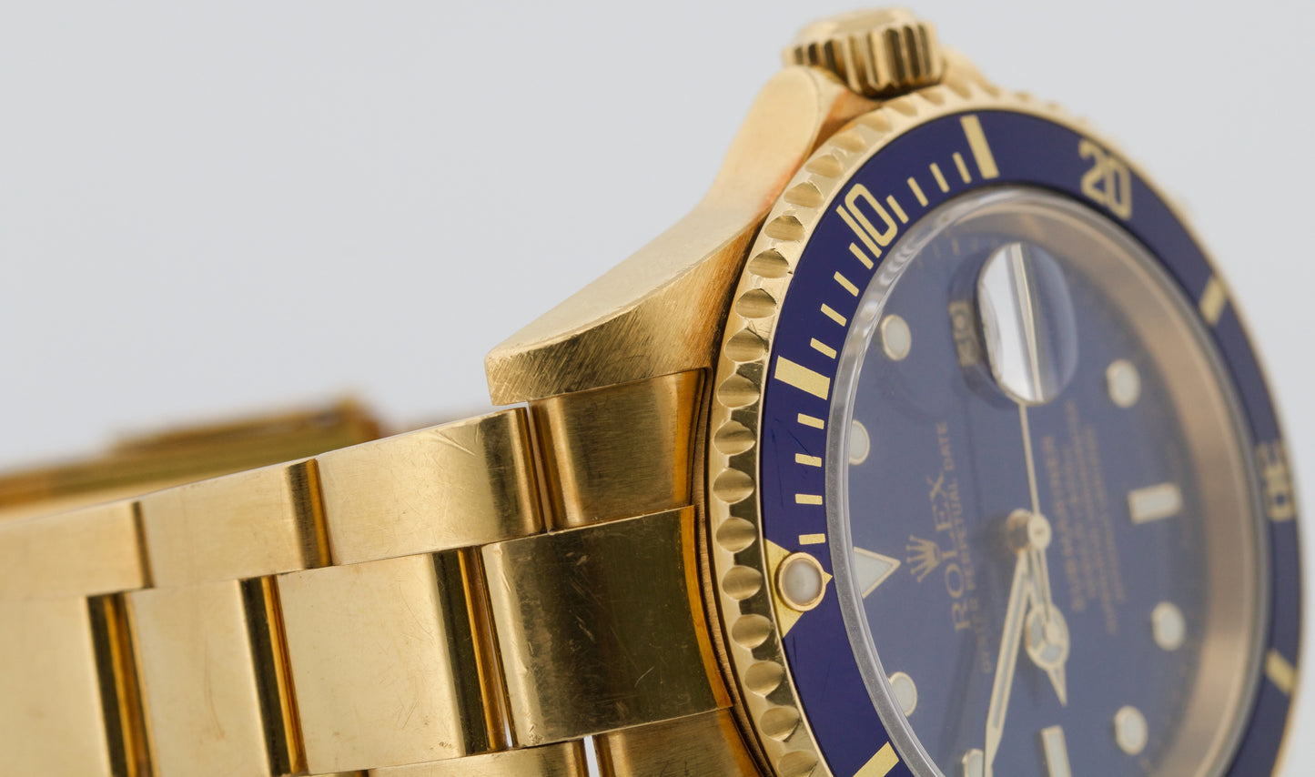 UNPOLISHED Rolex Submariner Date BLUE 18K Yellow Gold NO-HOLES 40mm 16618 Watch