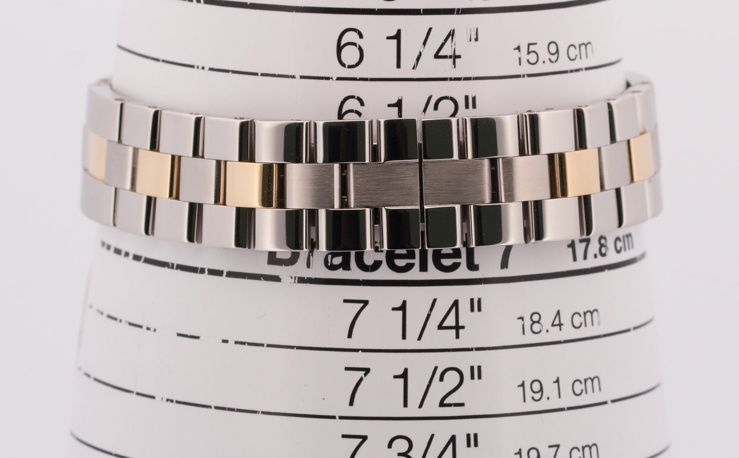 Ladies Cartier Roadster SILVER Roman 31mm Quartz 18K Steel 2675 W62026Y4 Watch