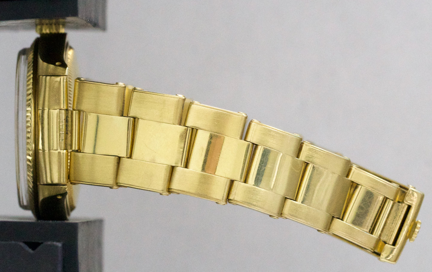 1981 Rolex Oyster Perpetual 34mm WHITE 18K Yellow Gold Fluted Oyster Watch 1005
