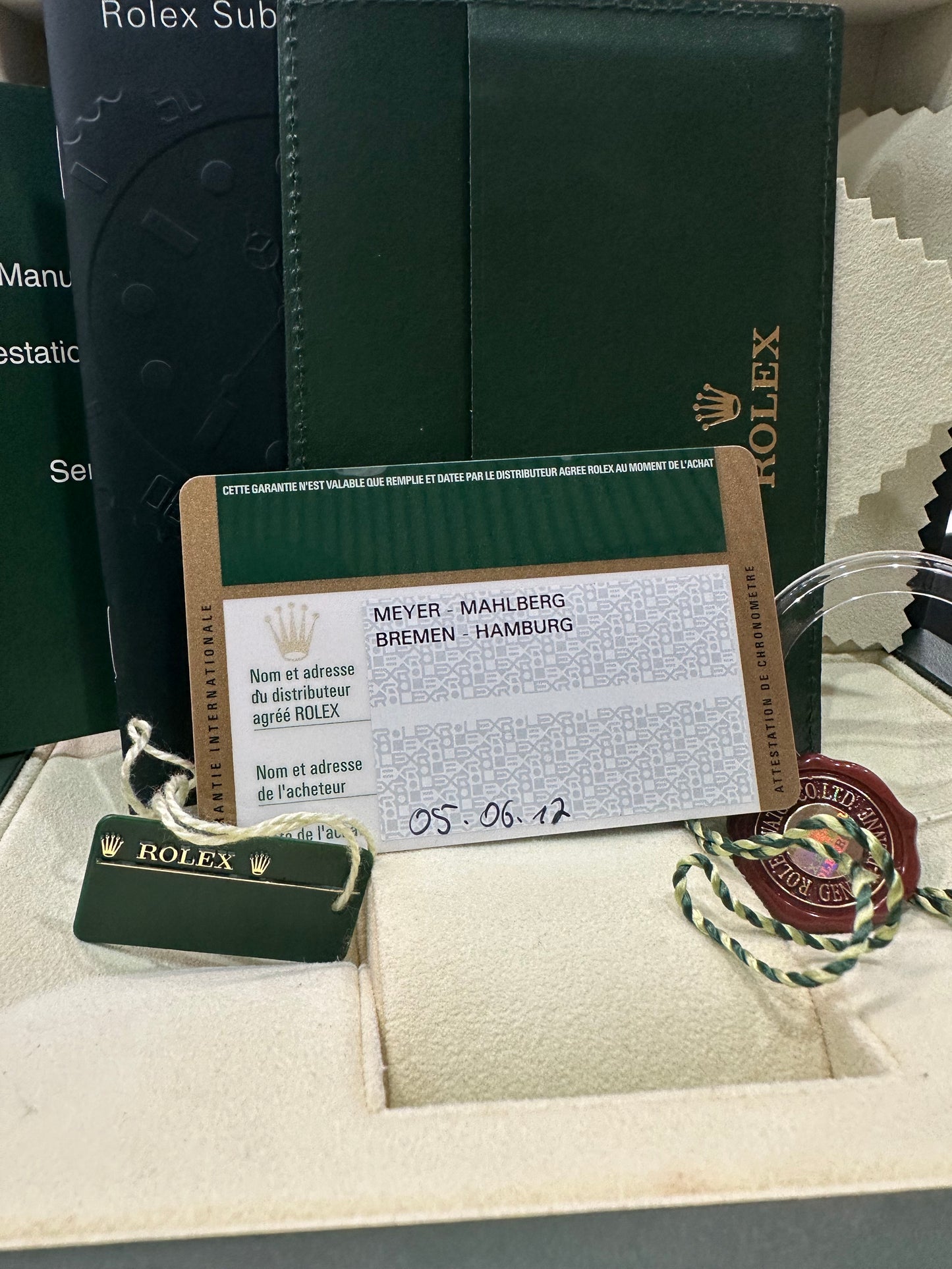 PAPERS NEW OLD STOCK STICKERED Rolex Submariner Date HULK Green 116610 LV BOX