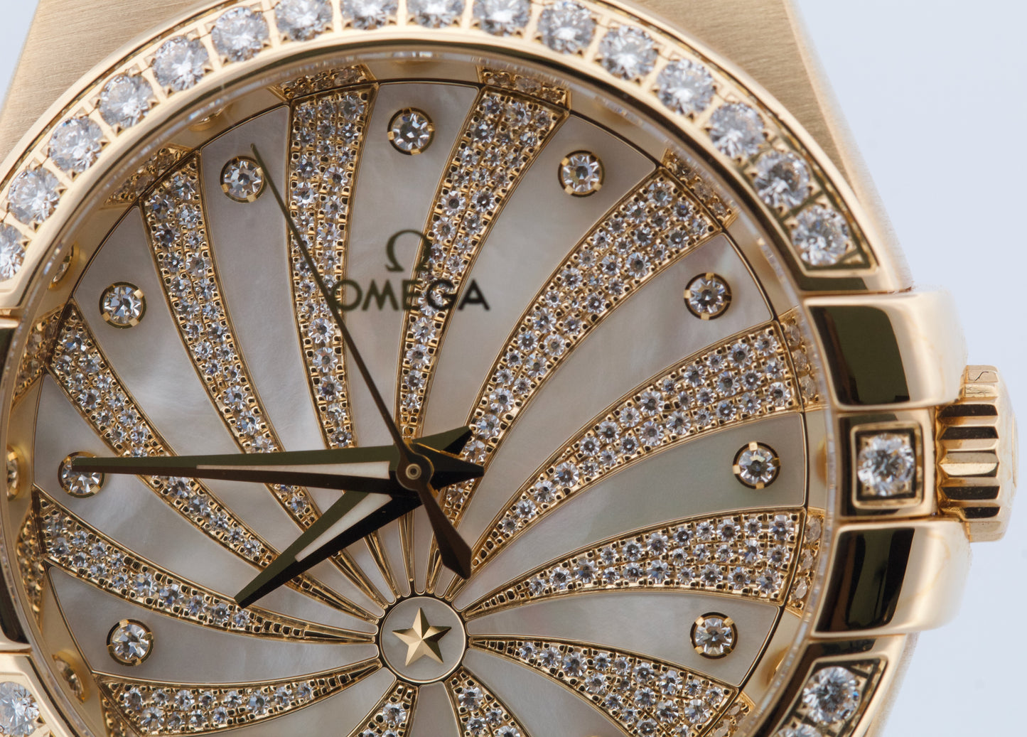 Omega Constellation FACTORY MOP DIAMOND 18K Yellow Gold 35mm 123.55.35.20.55.001