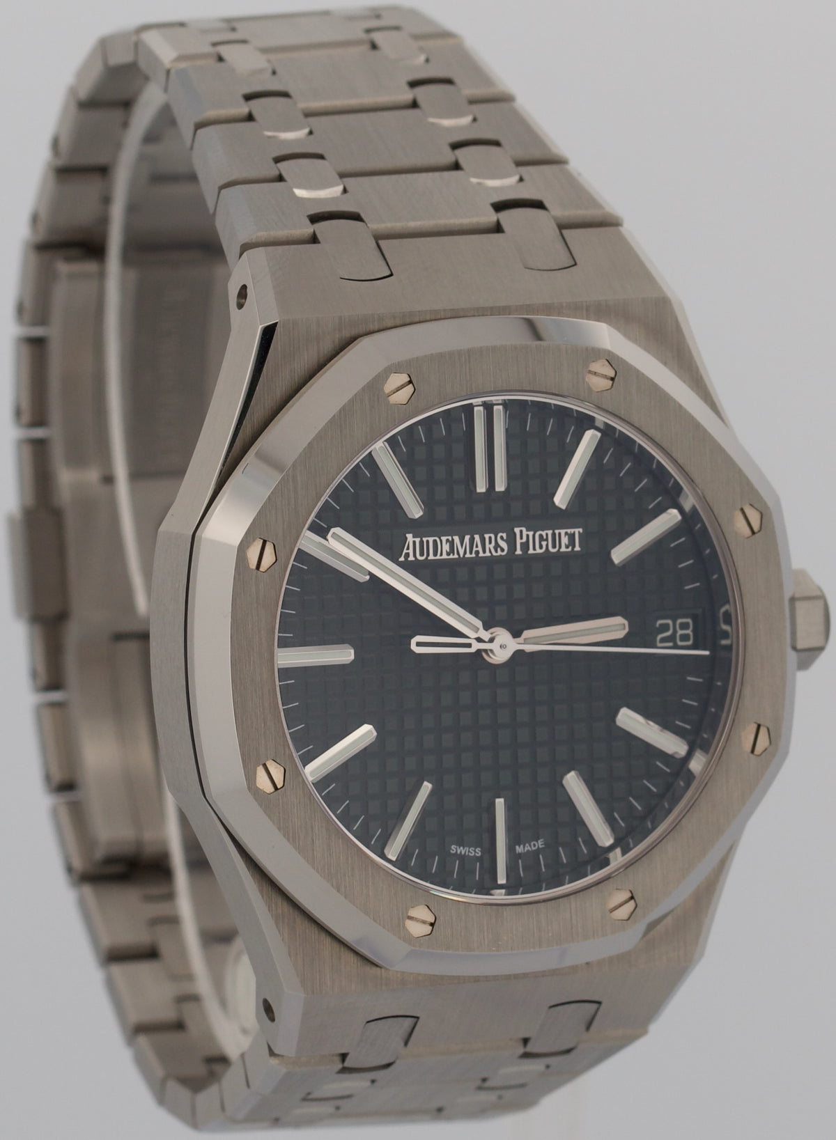 2025 Audemars Piguet Royal Oak Green 41mm Steel 15510ST.OO.1320ST.09 Box Papers