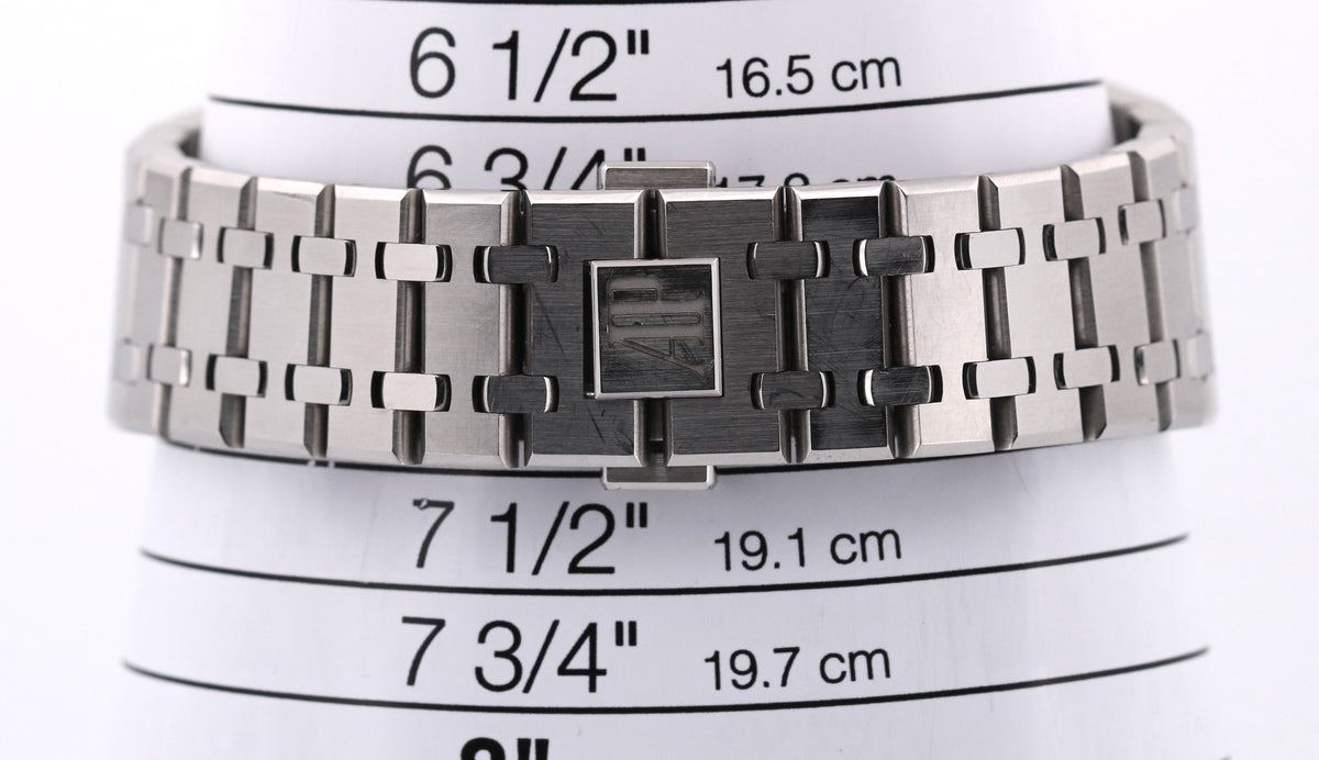 Unpolished Audemars Piguet Royal Oak 15400ST White 41mm Steel Watch Box Papers