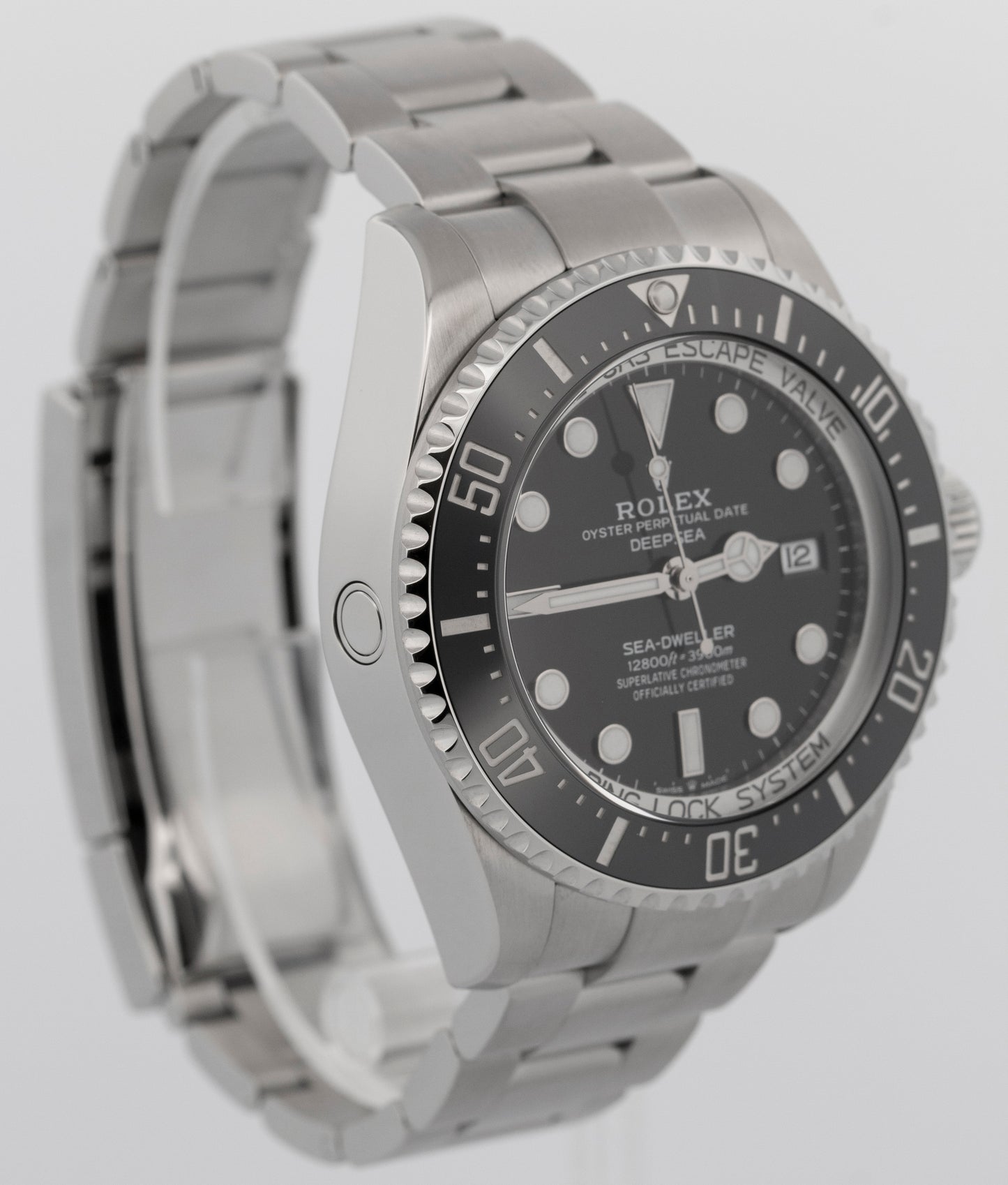 2023 PAPERS Rolex Sea-Dweller Deepsea Black Stainless Steel 44mm 136660 BOX