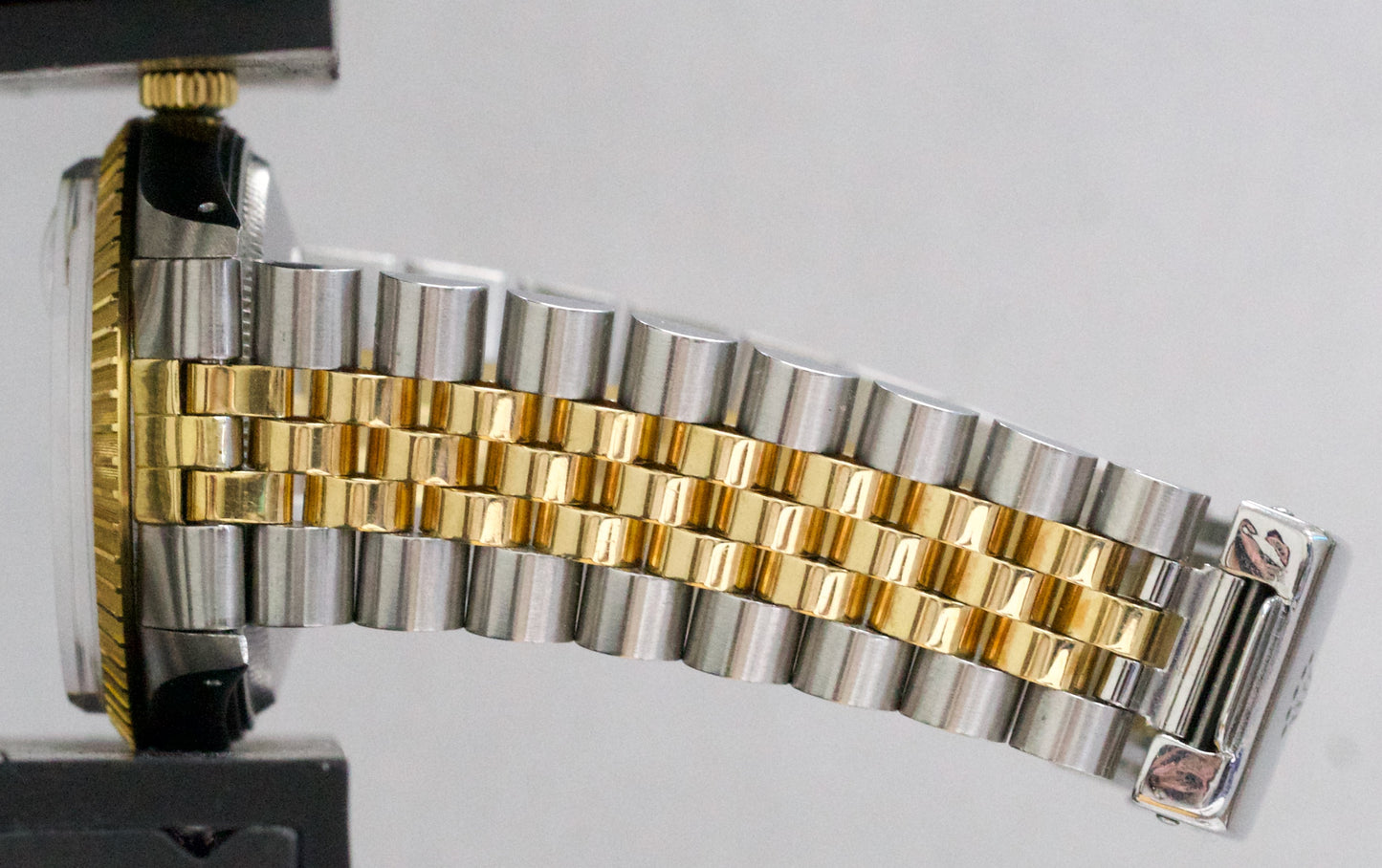 1986 Rolex Oyster Perpetual Date CHAMPAGNE 18K Gold Engine-Turned 34mm 15053