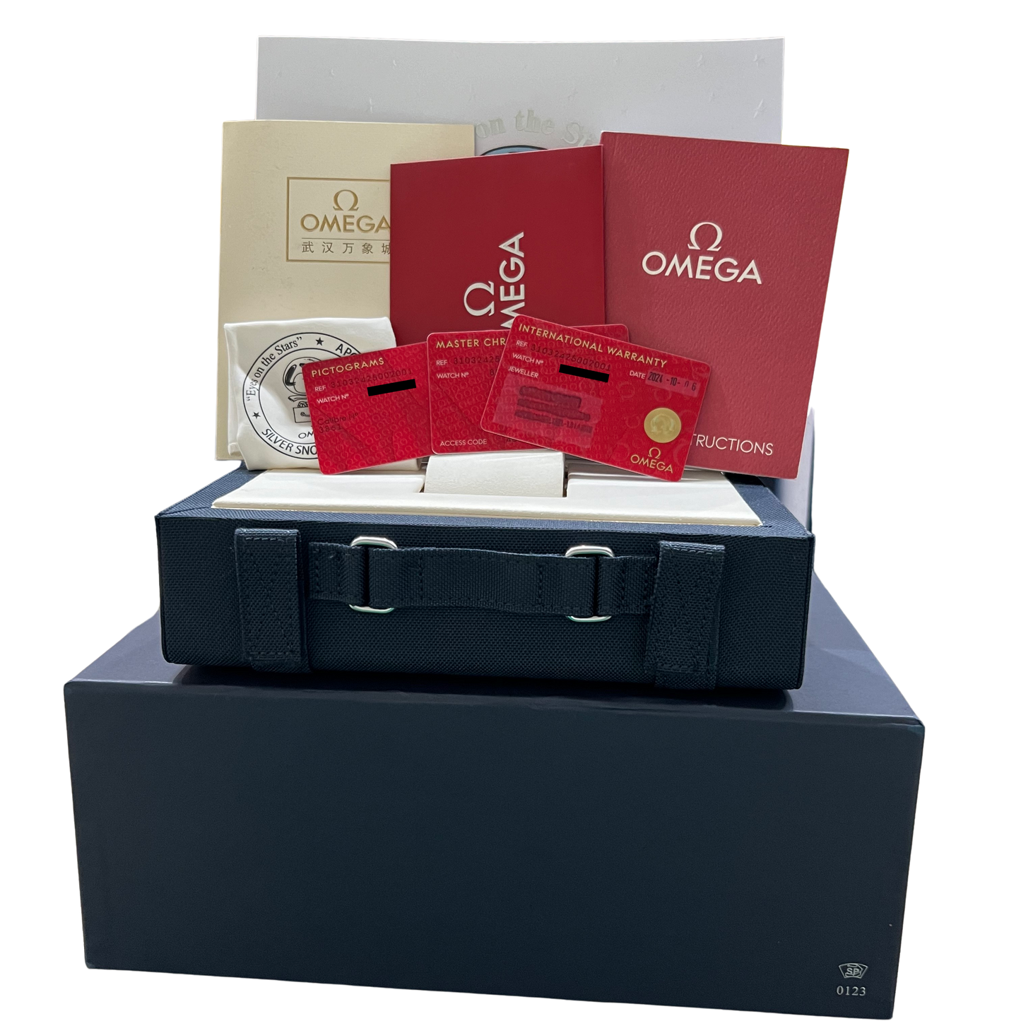 2024 PAPERS Omega Speedmaster SILVER SNOOPY AWARD BLUE 310.32.42.50.02.001 BOX