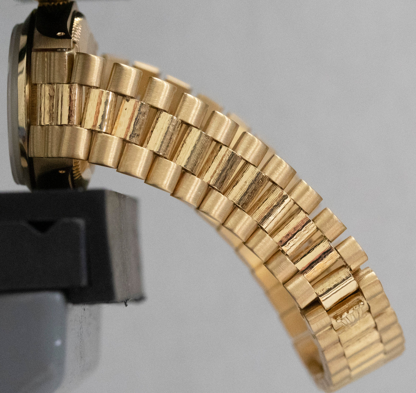 Rolex Oyster Perpetual PRESIDENT 18K Yellow Gold Bark 24mm 6718 Watch