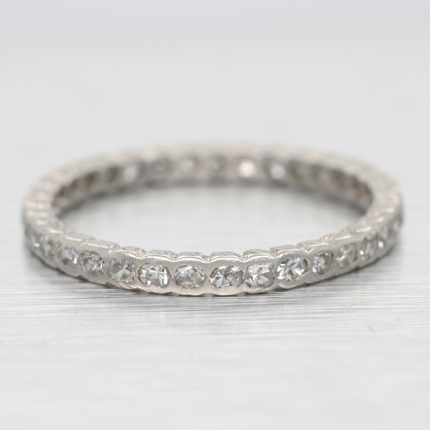 Antique Art Deco 0.20ctw Single Cut Diamond Wedding Band Ring - Platinum