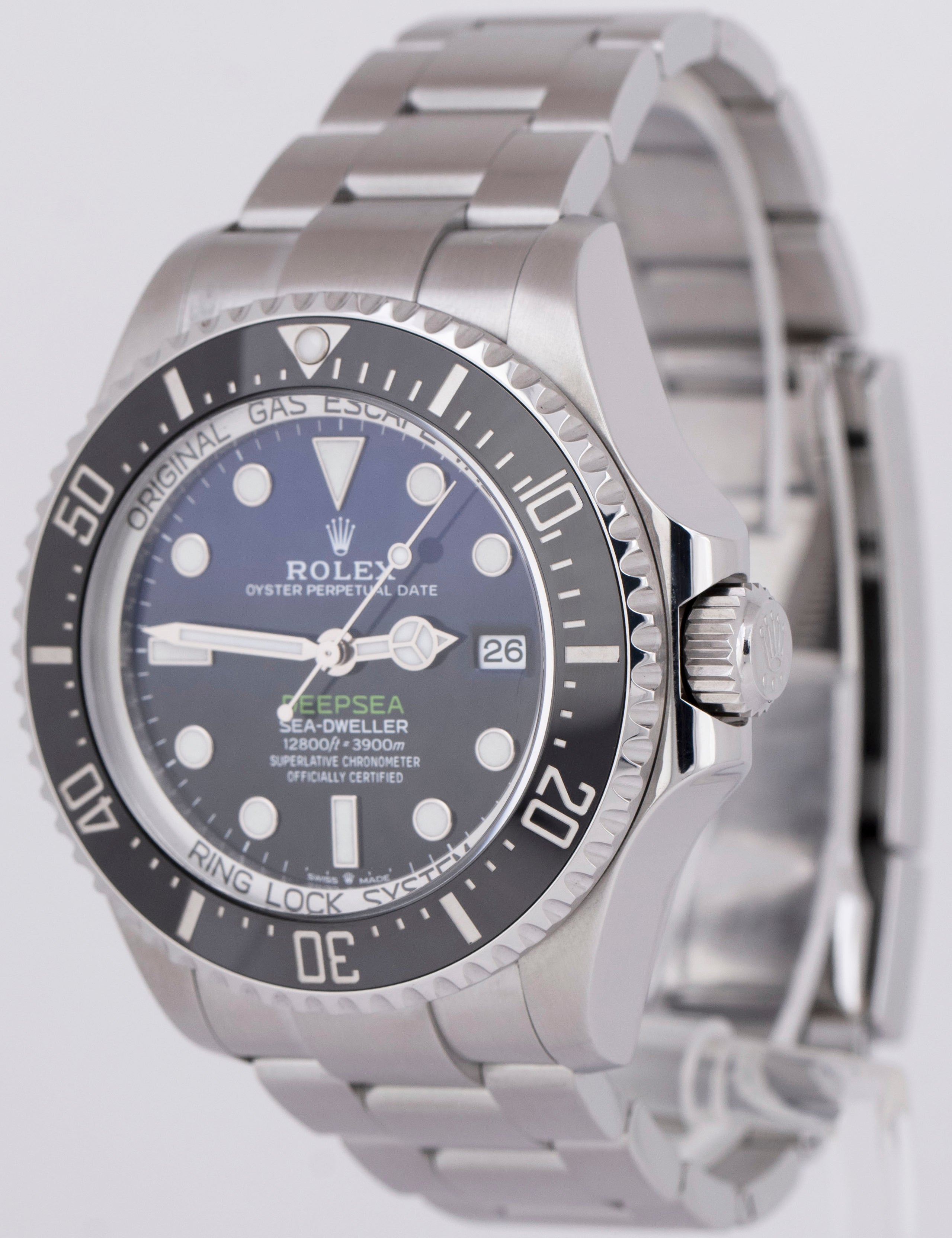 Watch Spotting: Cameron Diaz Seen Wearing Rolex Submariner in 'Knight and  Day'