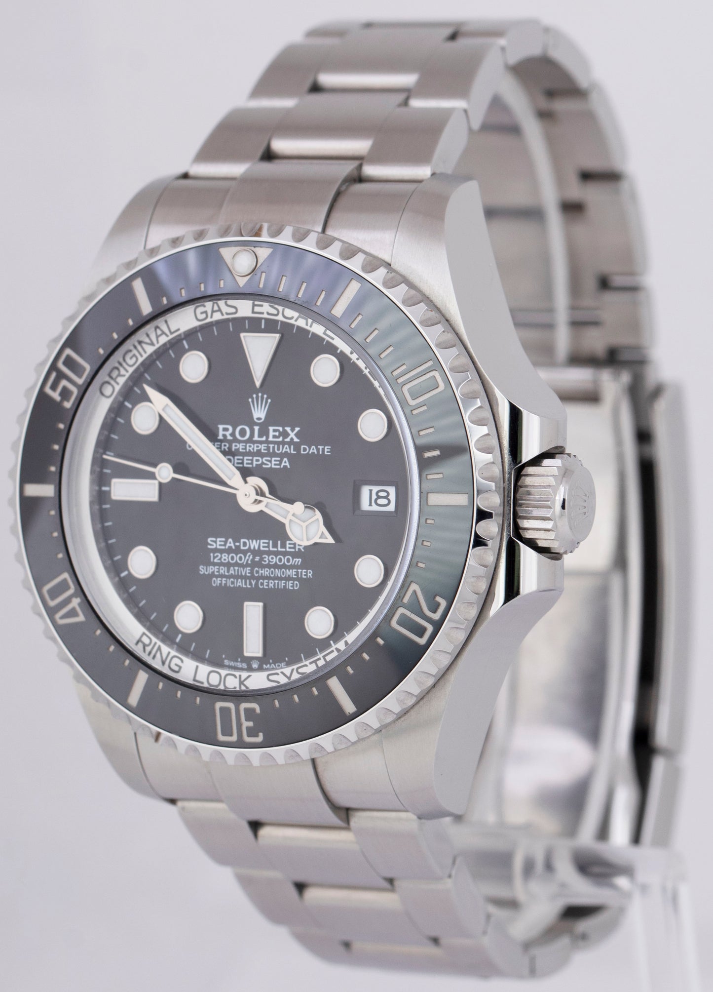 2022 NEW PAPERS Rolex Sea-Dweller Deepsea Black Steel Watch 44mm 136660 B+P