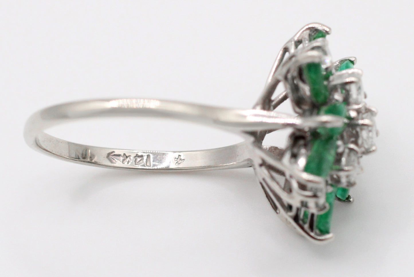 Vintage 0.50ctw Emerald & Diamond Floral Cocktail Ring - 14k White Gold