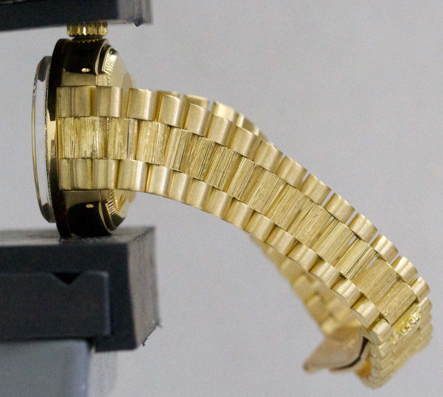 Rolex DateJust President 26mm CHAMPAGNE DIAMOND 18K Yellow Gold BARK 6917 Watch