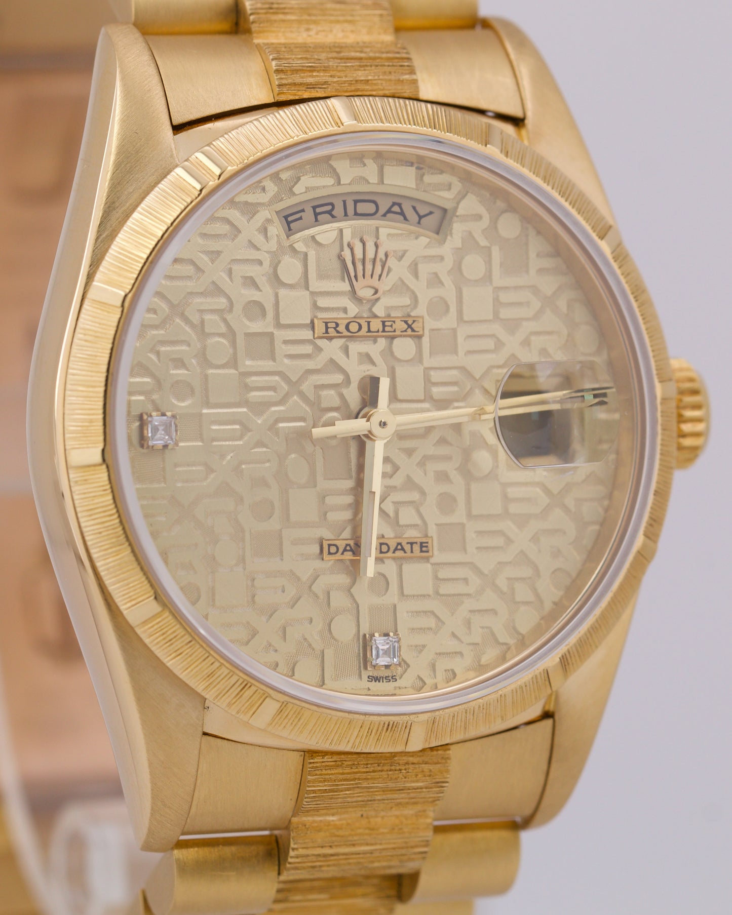 FACTORY 6-9 DIAMOND DIAL Rolex Day-Date 36 President 18K Gold Bark 18248 Watch