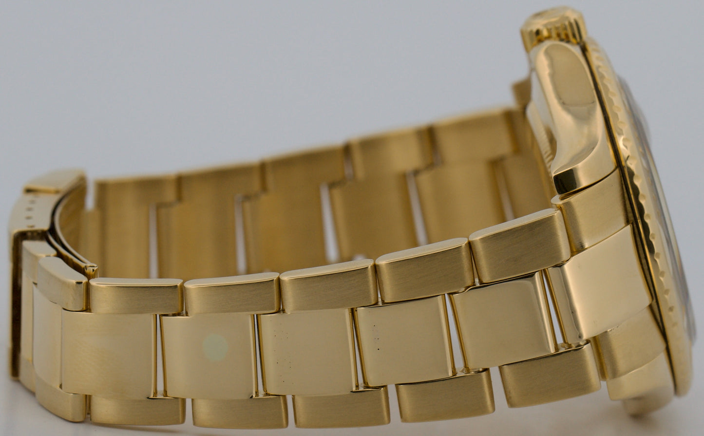 Rolex Yacht-Master 40mm CHAMPAGNE 18K Yellow Gold NO-HOLES Automatic Watch 16628