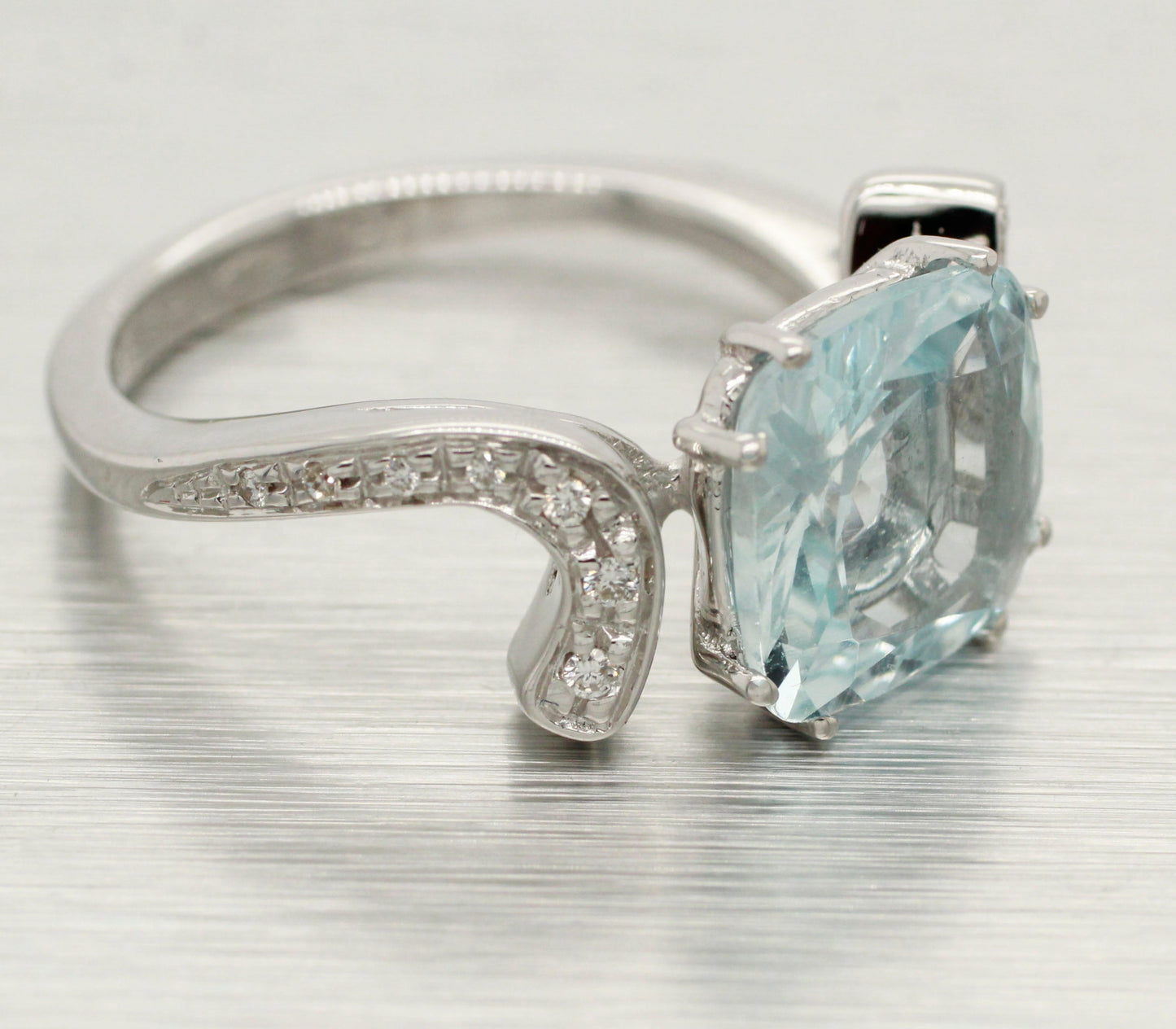 Comete 3ct Aquamarine Cocktail Ring - Diamond Accents - 18k White Gold Setting