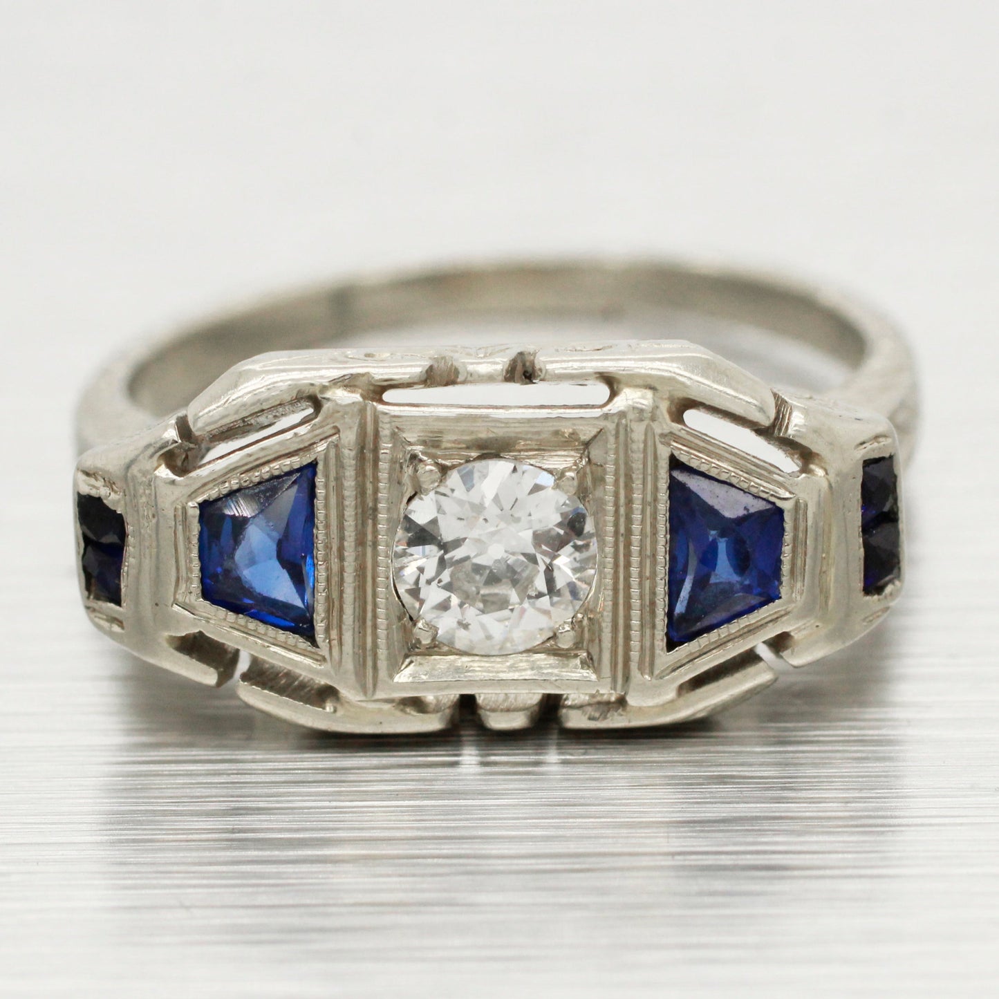 Antique Art Deco 0.30ct Diamond & Sapphire Band Ring - 18k White Gold