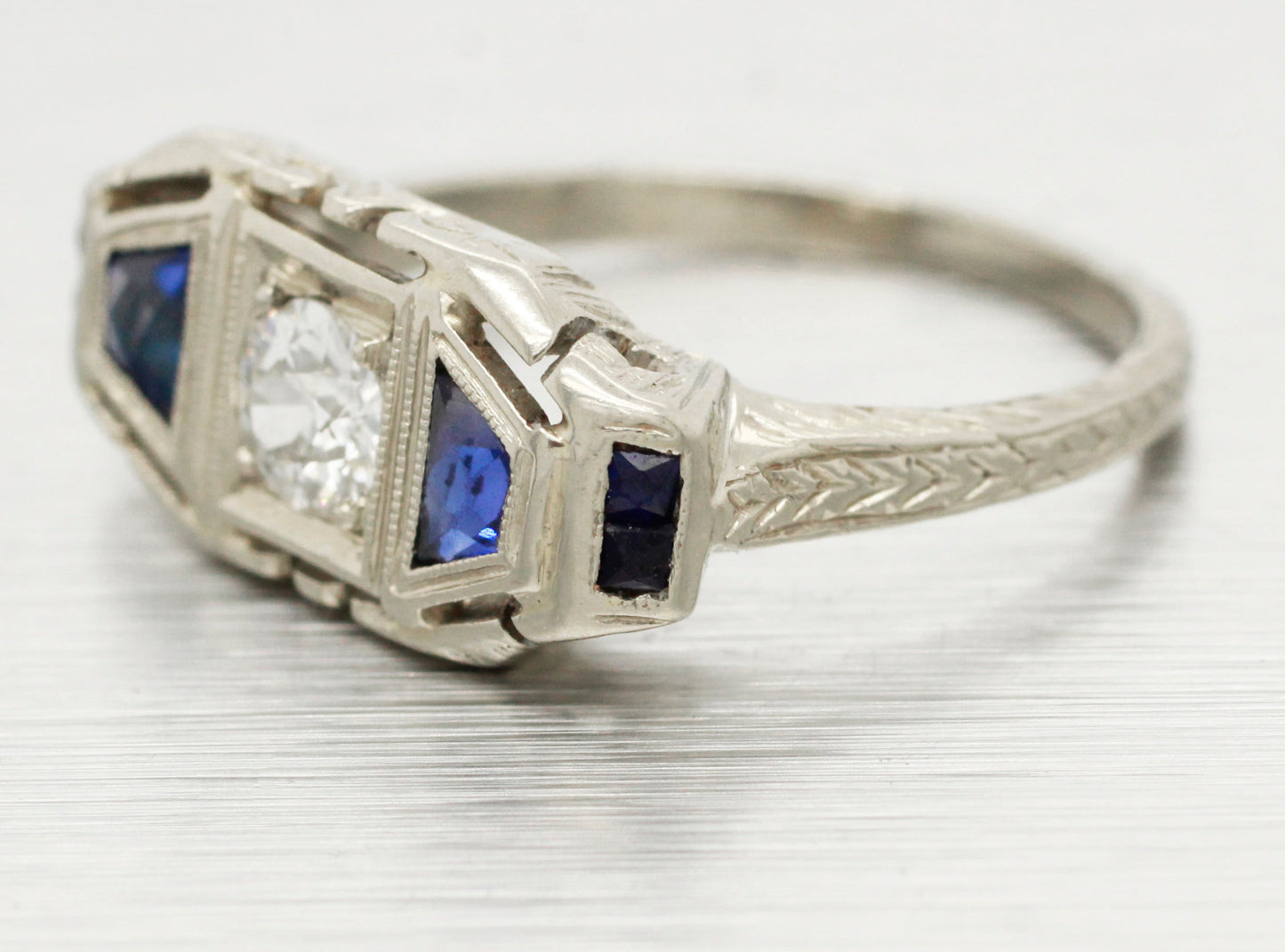 Antique Art Deco 0.30ct Diamond & Sapphire Band Ring - 18k White Gold