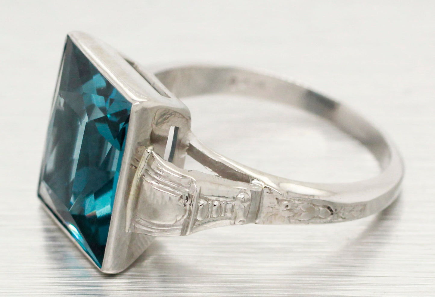 Vintage 4.5ct Blue Quartz Solitaire Cocktail Ring - 14k White Gold - Size 6