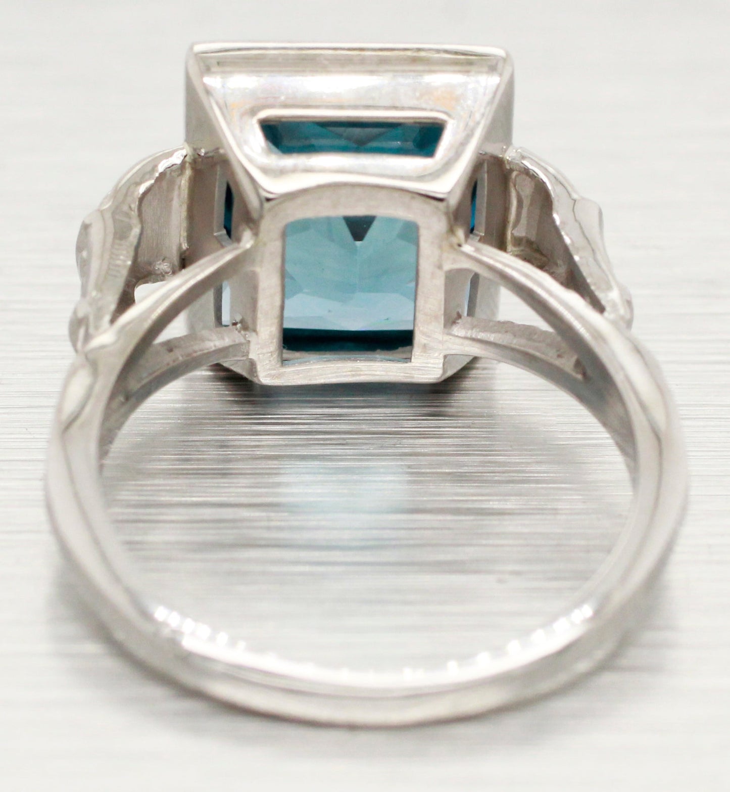 Vintage 4.5ct Blue Quartz Solitaire Cocktail Ring - 14k White Gold - Size 6