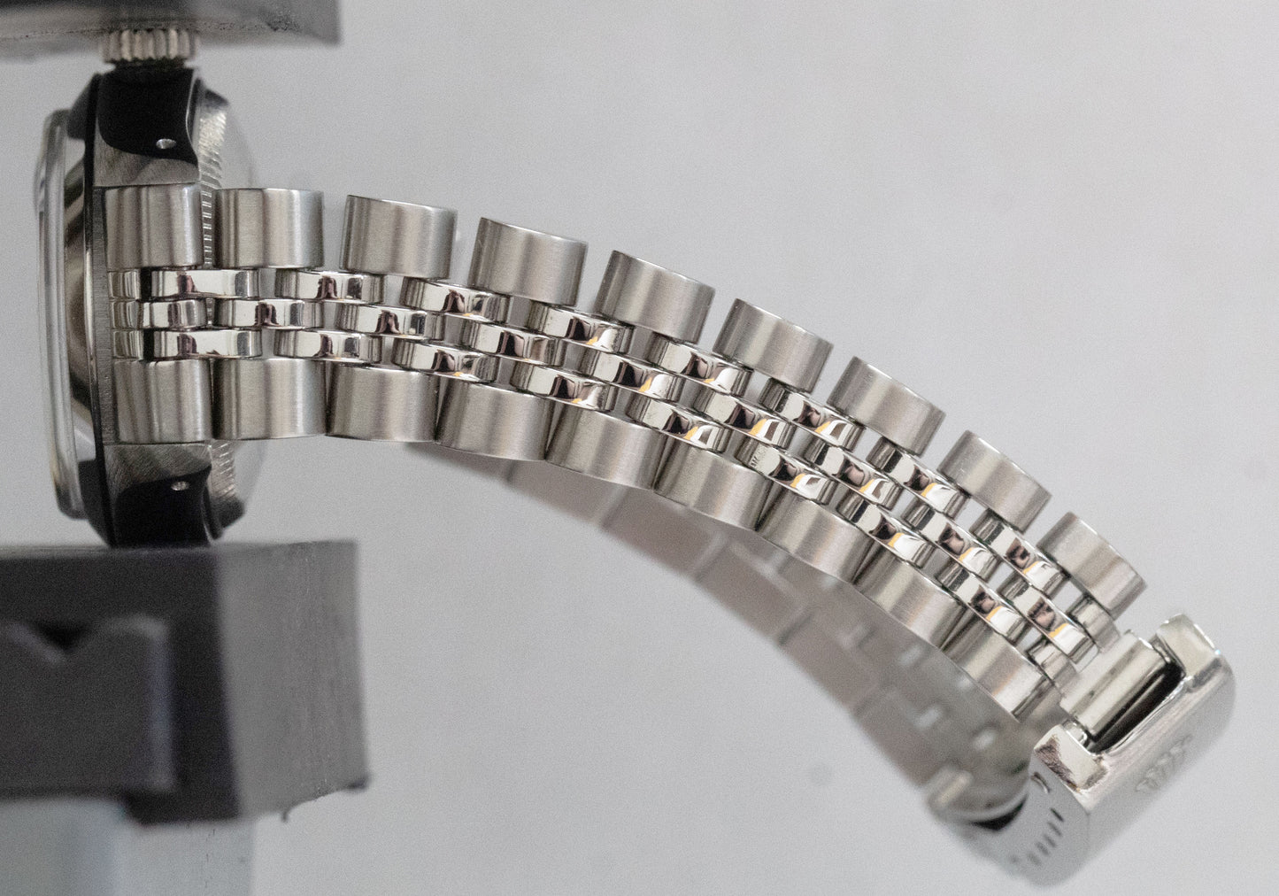 Ladies Rolex Oyster Perpetual Date 26mm Silver Stainless JUBILEE Watch 6916