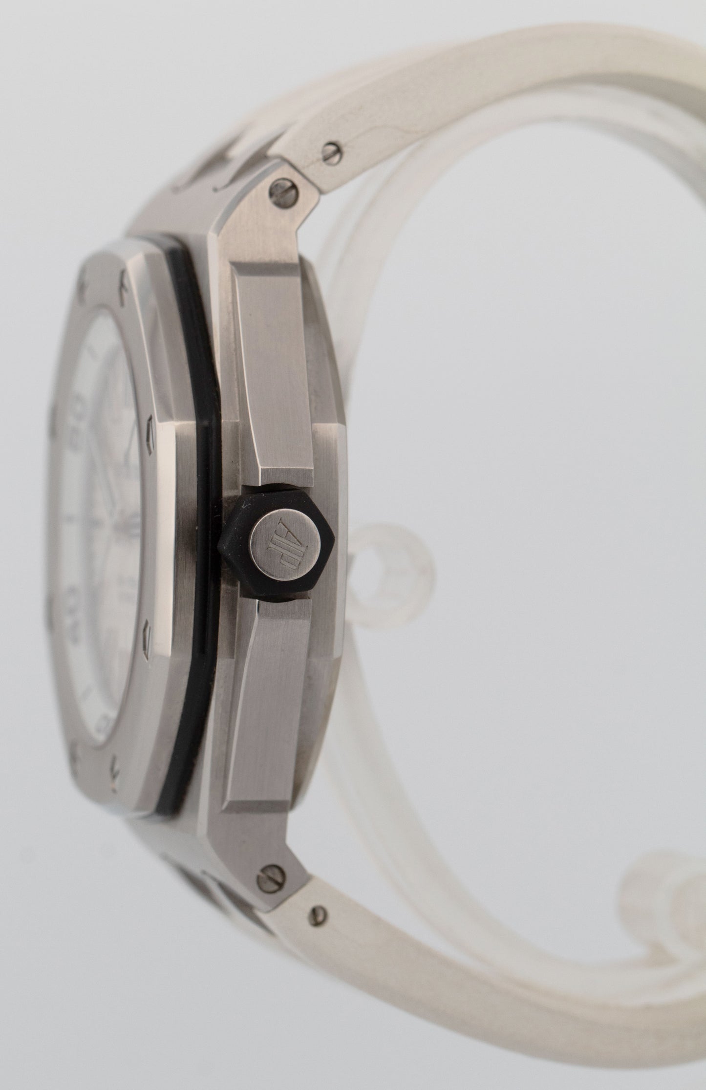 Audemars Piguet Royal Oak Offshore Diver White 42mm Rubber 15710ST Watch Box