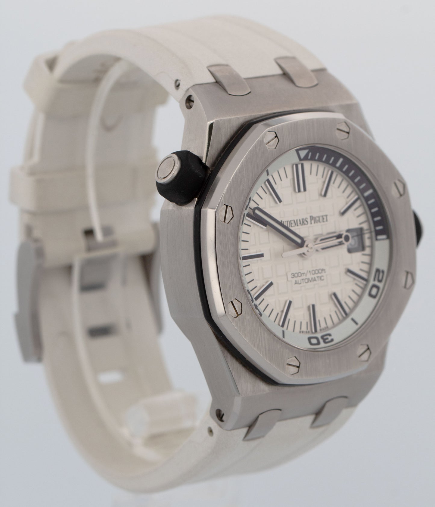 Audemars Piguet Royal Oak Offshore Diver White 42mm Rubber 15710ST Watch Box