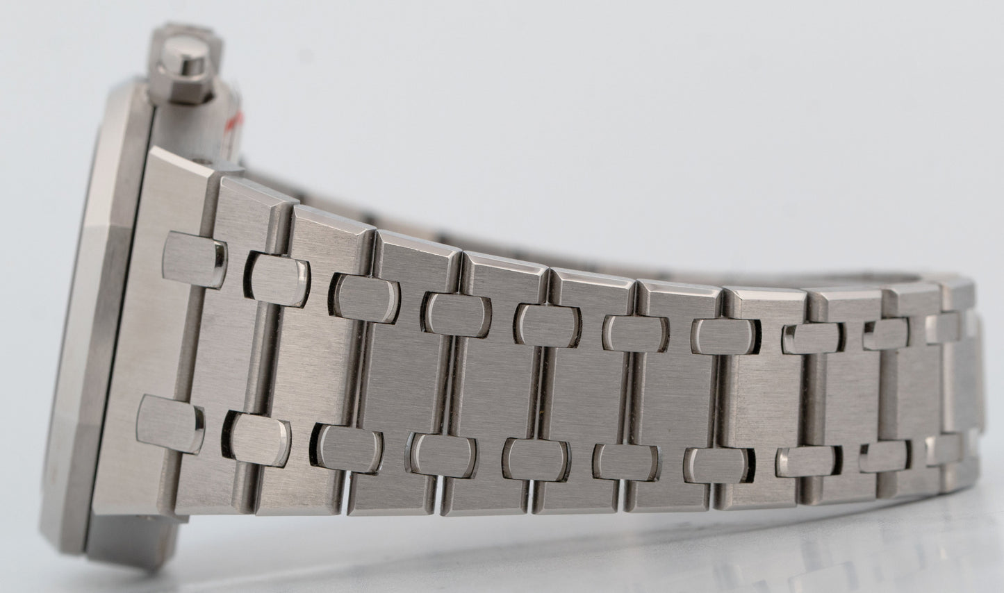 Audemars Piguet Royal Oak Chronograph BLUE 39mm Stainless Steel Watch 26300ST