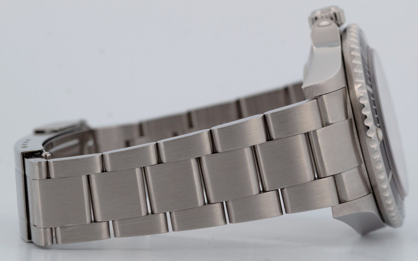 2004 Rolex Sea-Dweller 16600 40mm Black NO-HOLES Stainless Steel Date Dive Watch