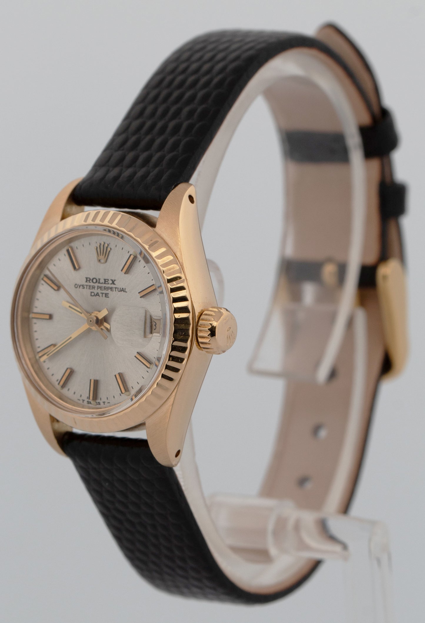 Ladies Rolex Oyster Perpetual Date 26mm 18K Yellow Gold Fluted Silver 6917 Watch