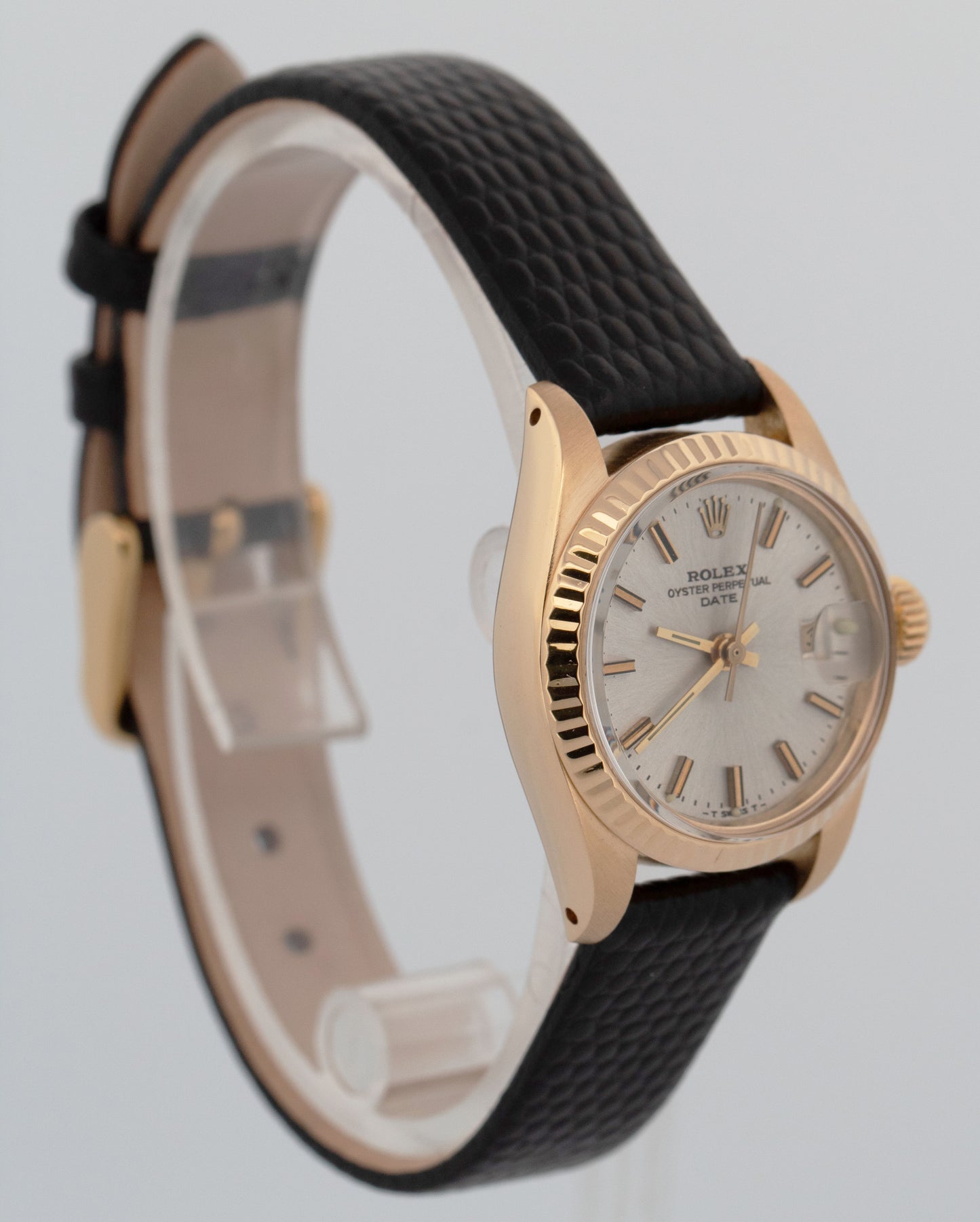 Ladies Rolex Oyster Perpetual Date 26mm 18K Yellow Gold Fluted Silver 6917 Watch