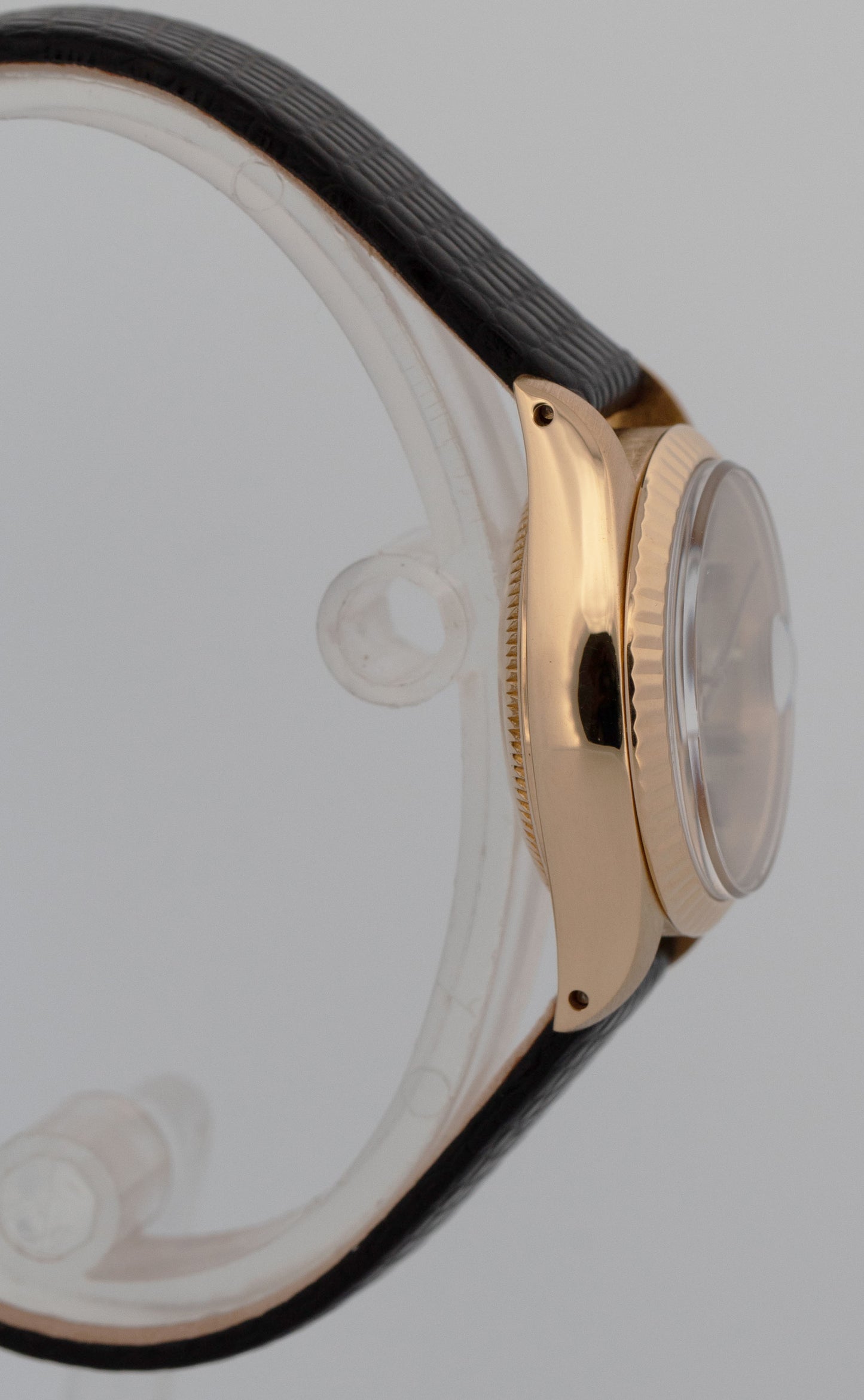 Ladies Rolex Oyster Perpetual Date 26mm 18K Yellow Gold Fluted Silver 6917 Watch