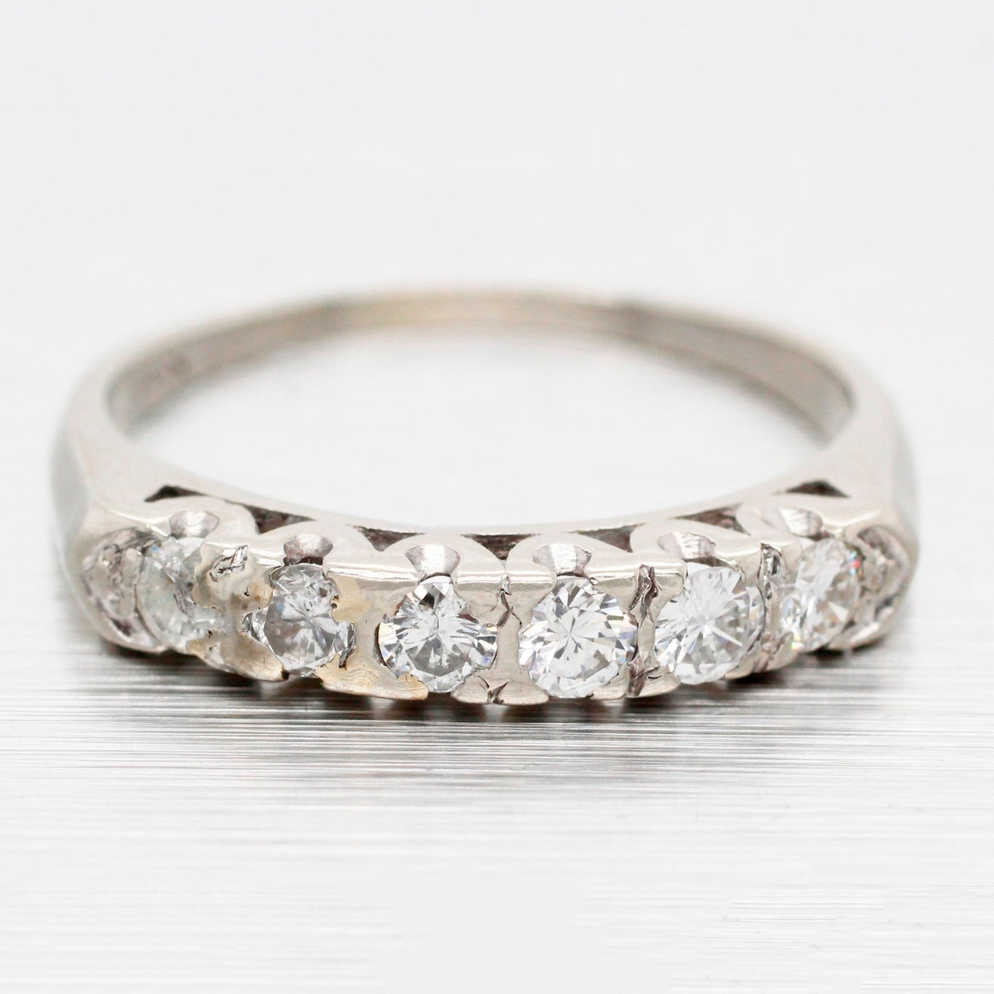 Antique Art Deco 0.60ctw Single-Row Diamond Wedding Band Ring - 14k White Gold