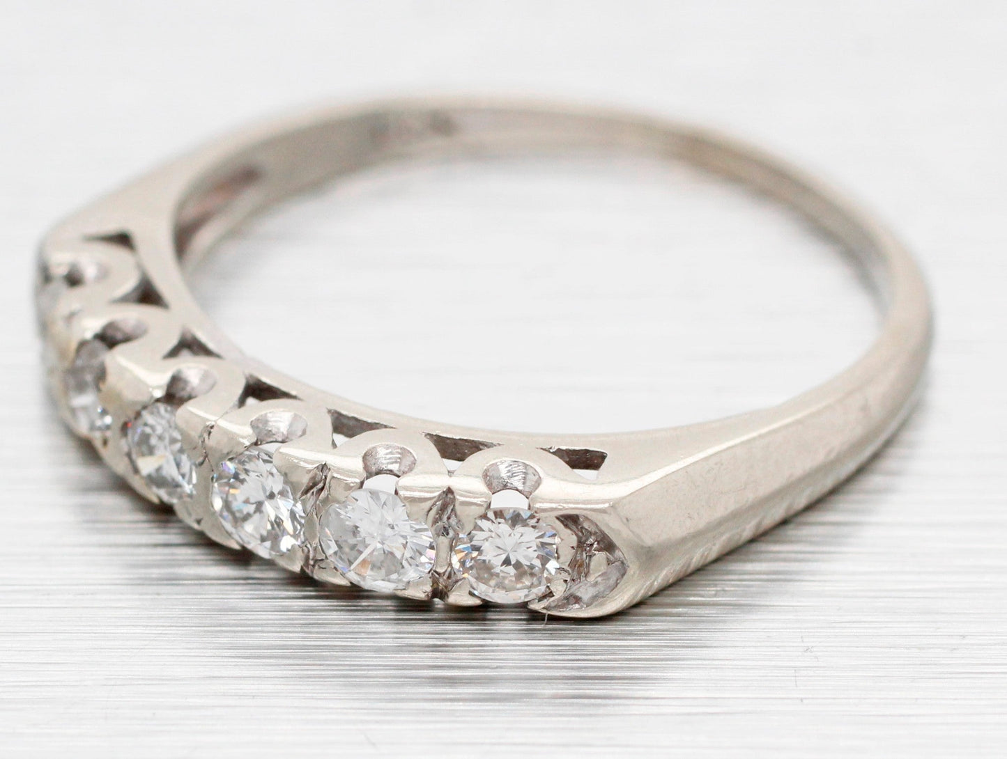 Antique Art Deco 0.60ctw Single-Row Diamond Wedding Band Ring - 14k White Gold
