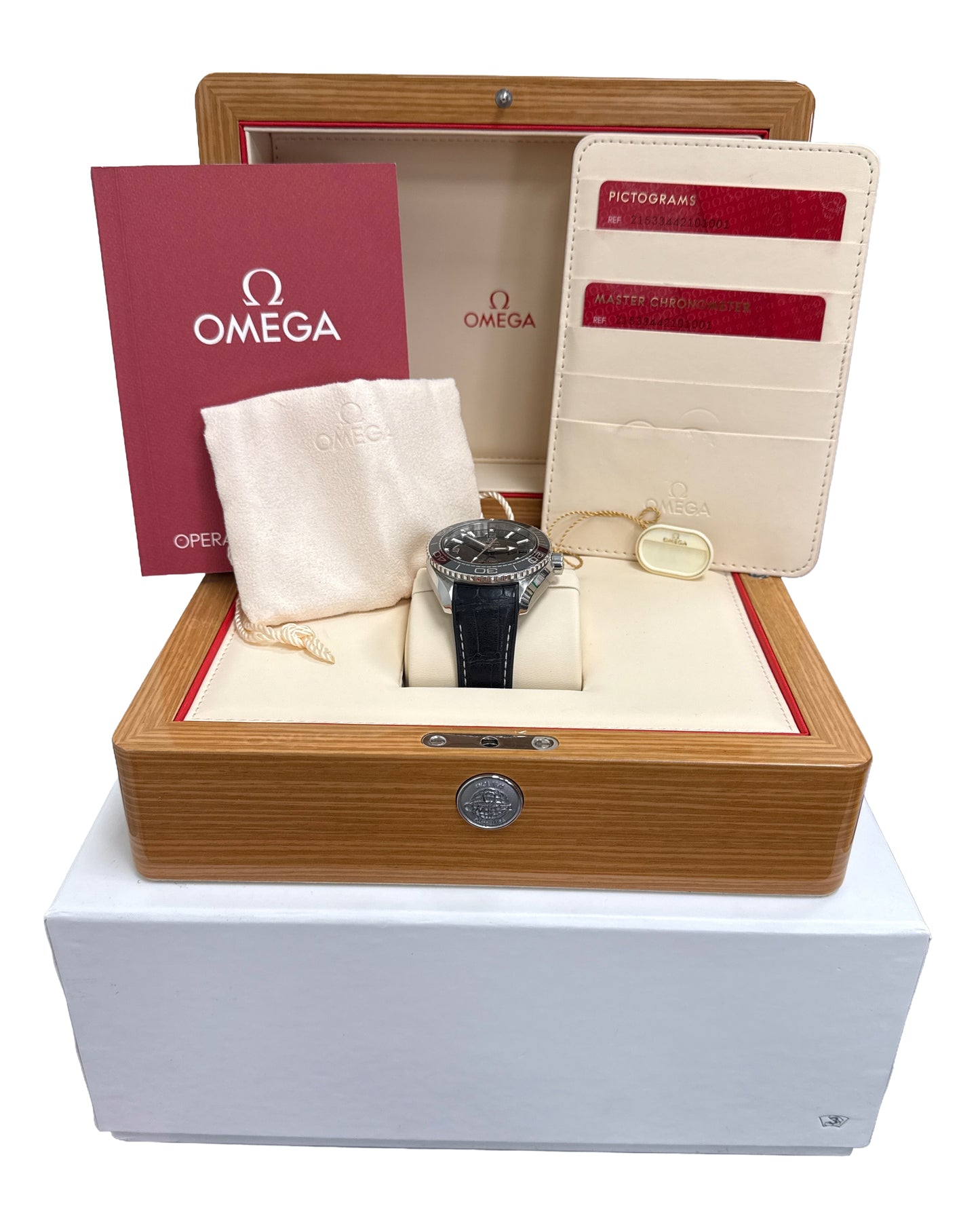 Omega Seamaster Planet Ocean BLACK Steel Leather 43.5mm 215.33.44.21.01.001 BOX